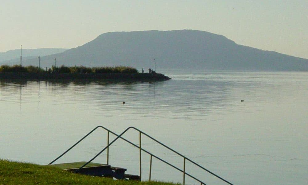 Előre megírta hogyan fullad a Balatonba