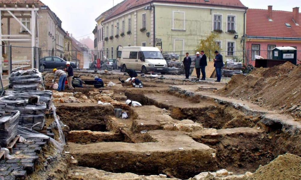 Rábukkanhatnak Géza fejedelem maradványaira – egy csontvázat már találtak