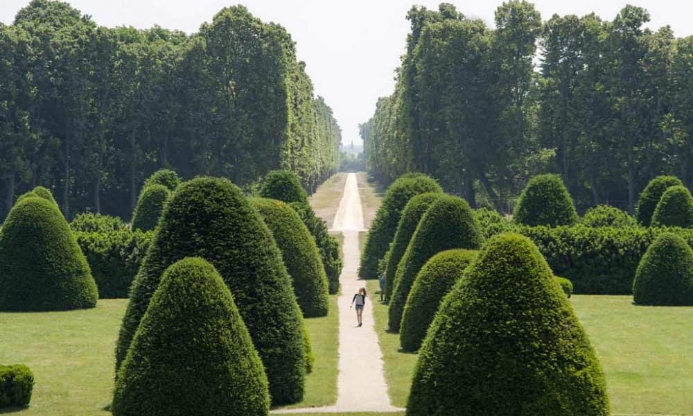 Pompázik a fertődi Esterházy-kastély parkja