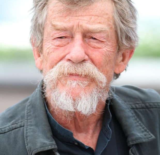 John Hurt súlyos betegen játszik súlyos beteget