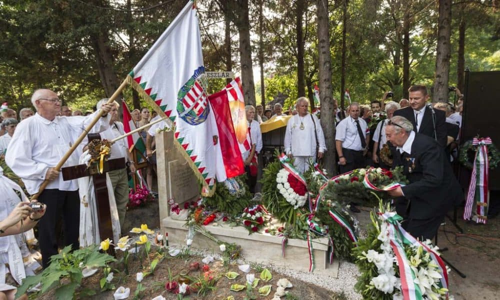 Kiverte a biztosítékot a Petőfi-temetés a temetkezési vállalatnál