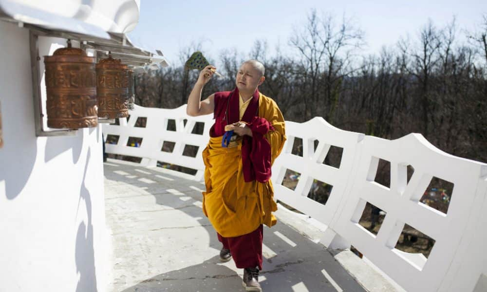 Tibeti szerzetesek imamalmokat szenteltek fel a Zalaszántón