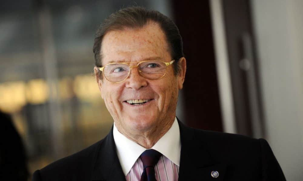 Roger Moore temetésén egy csodálatos életet ünnepeltek