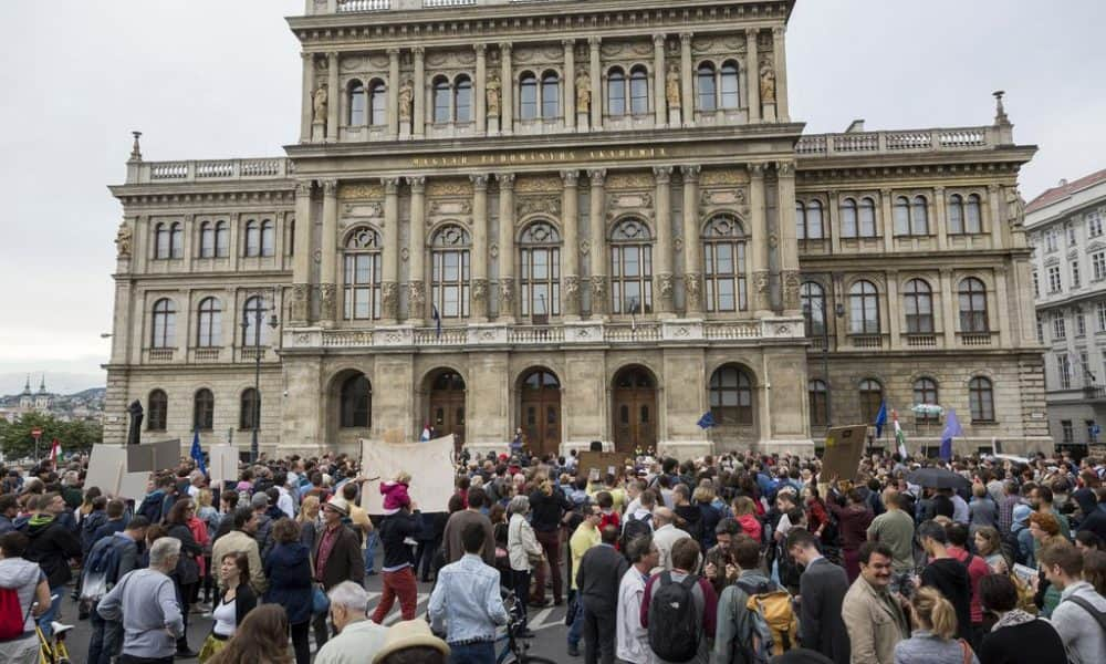 Rendkívüli közgyűlés lesz: Eddig ismeretlen tervek szerint földarabolják az MTA integritását