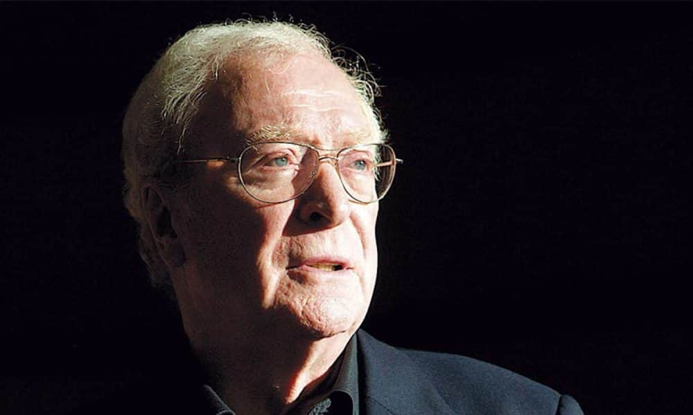 Michael Caine tanácsolja: Legyetek kedvesek!