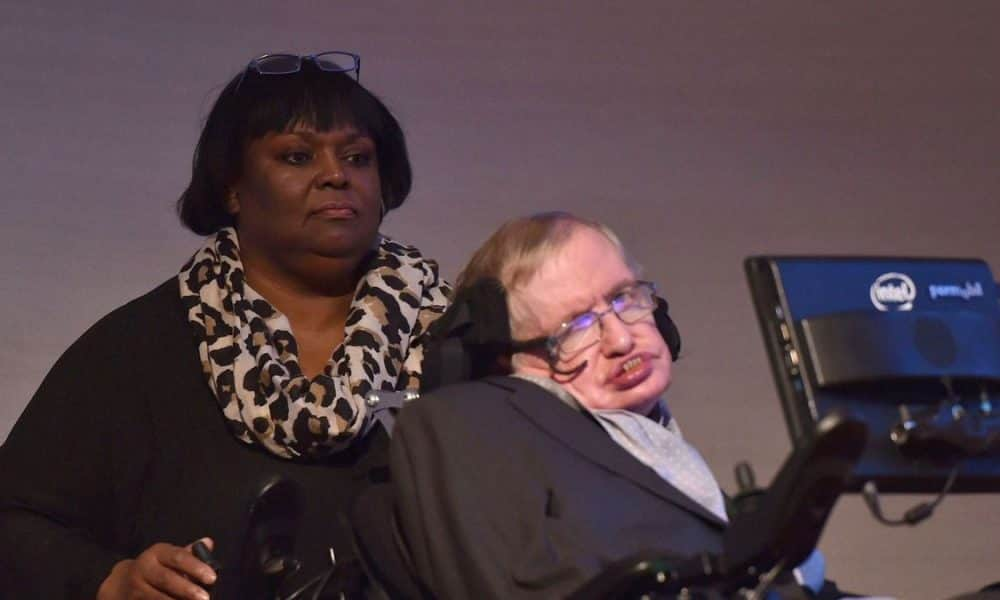 Kiderült, súlyos hibákat követett el Stephen Hawking ápolónője