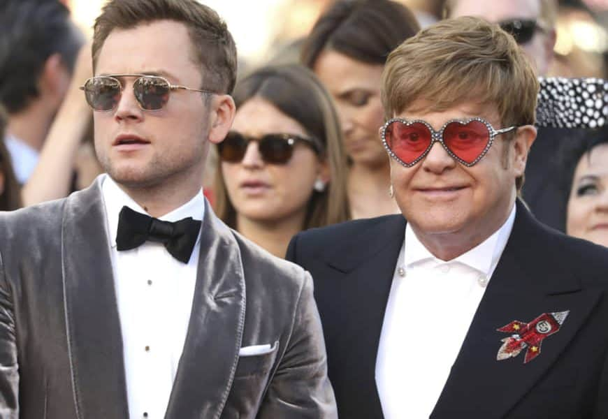 A kiváló Elton John most Cannesban rukkolt elő extravagáns öltözettel