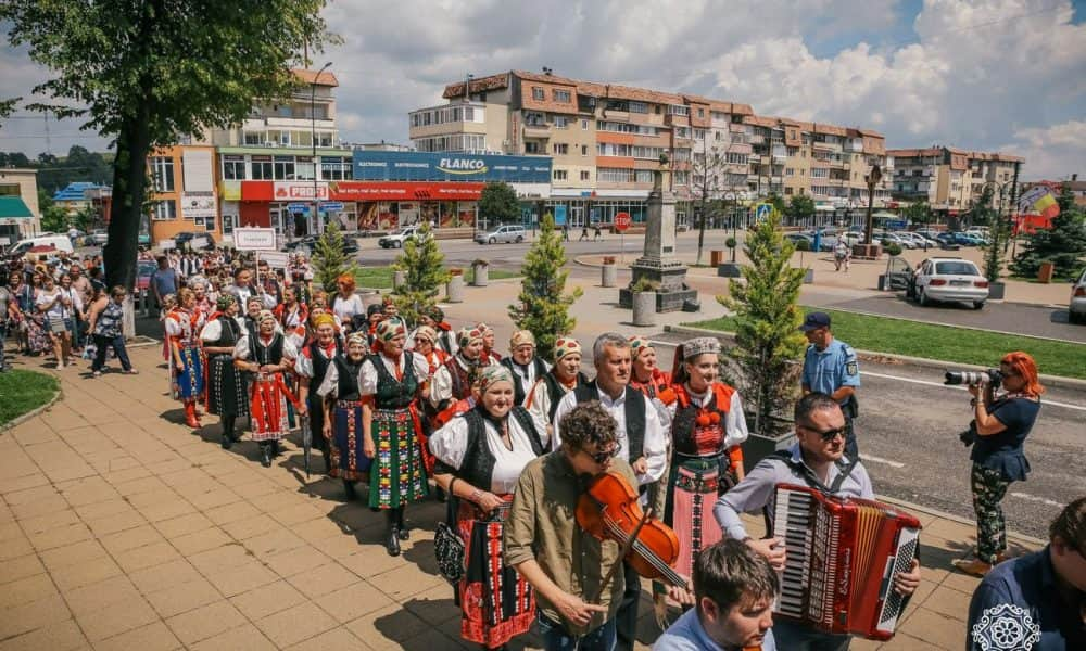 Népviseletben szavalták Ady Karácsony című versét