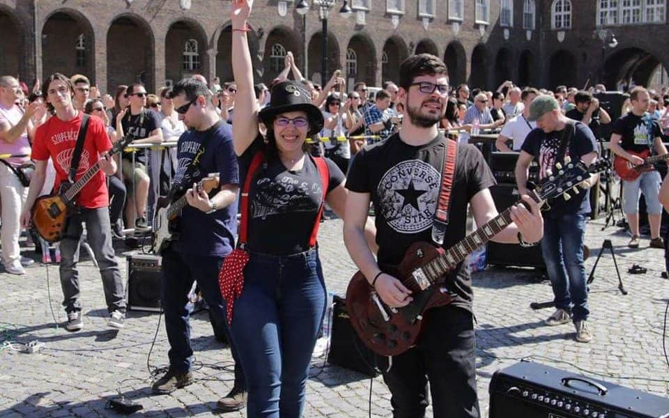 KecskemétRocks2019: 100 dobos, 250 gitáros, 90 basszusgitáros és 80 énekes zenél együtt