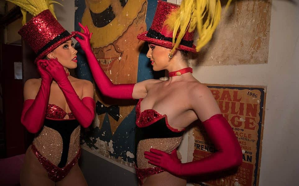 A Moulin Rouge levett a műsorról egy kígyós számot