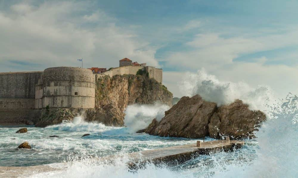 11 méter magas hullámok Dubrovniknál