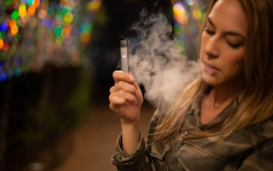 Az e-cigaretta elmerevíti az érrendszert