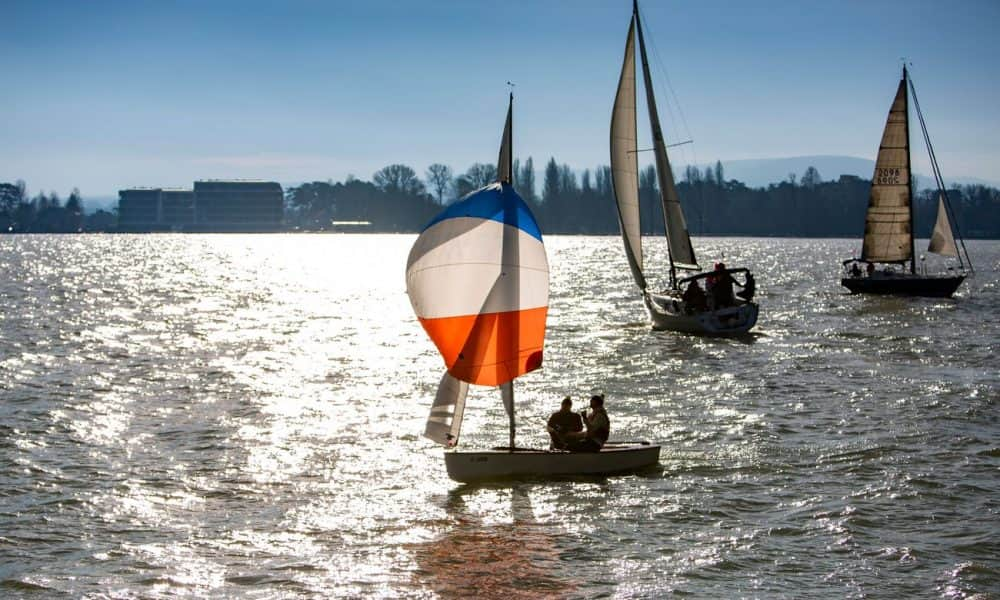 A nap fotója: Szilveszteri jótékonysági regatta a Balatonon