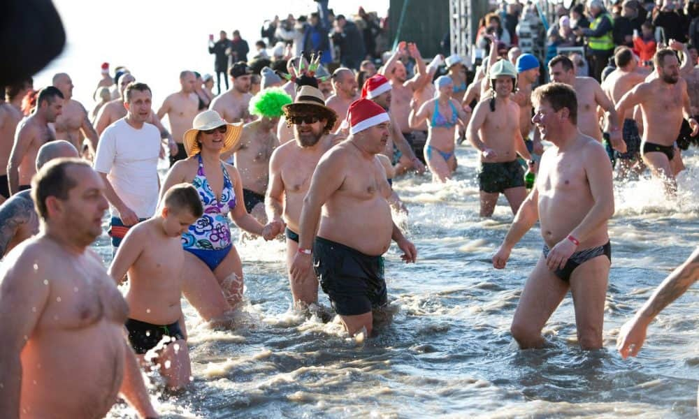 A nap fotója: Újévi csobbanás a Holt-Tiszában, a Balatonban és Orfűn