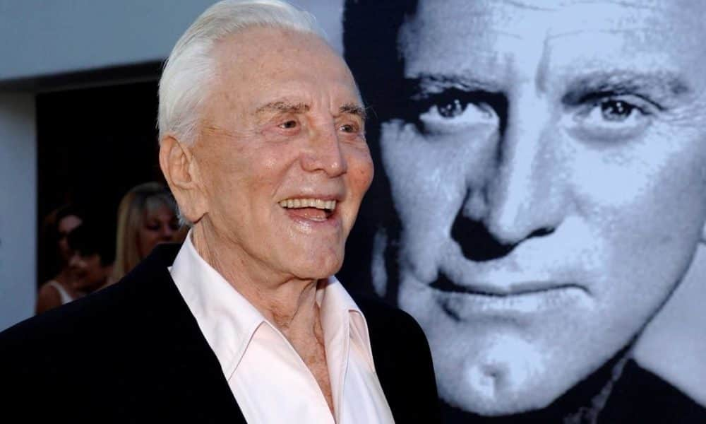 A 103 évesen elhunyt Kirk Douglas kitörölhetetlen nyomott hagyott a filmművészetben