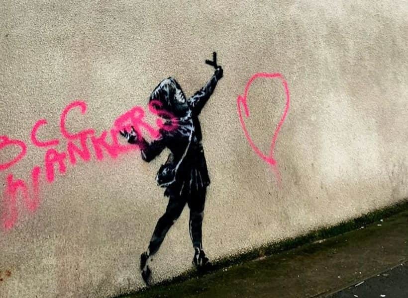 Megrongálták a csúzlizó kislányt, Banksy Valentin napi ajándékát