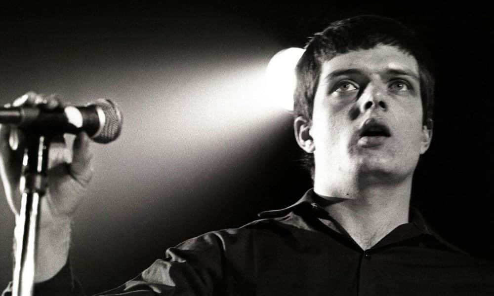 Ian Curtis élete 40 éve ért véget, de hatása a mai napig jelen van