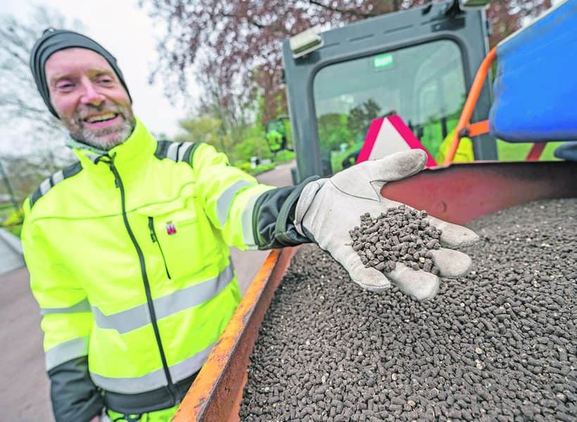 Trágyával tartották távol éjszaka a gyülekező fiatalokat a parktól