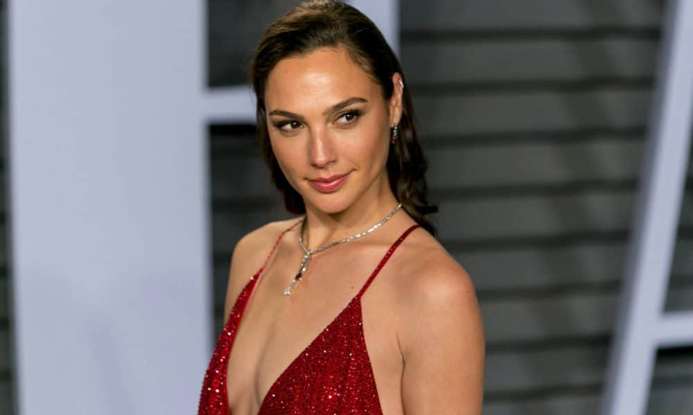 Nagy dobásra készül a Netflix Gal Gadot-val – jön a női James Bond