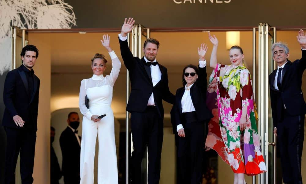 Itt a videó, ahogy a cannes-i közönség ünnepelte Enyedi Ildikó új filmjét