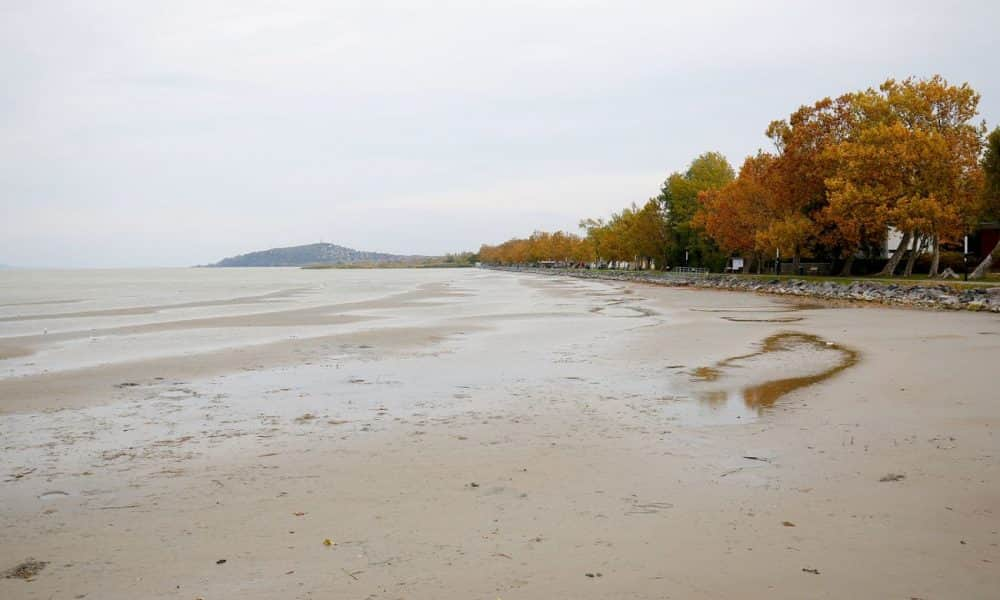 Döbbenetes, mi mindent kellett kiszedni a Balaton medréből