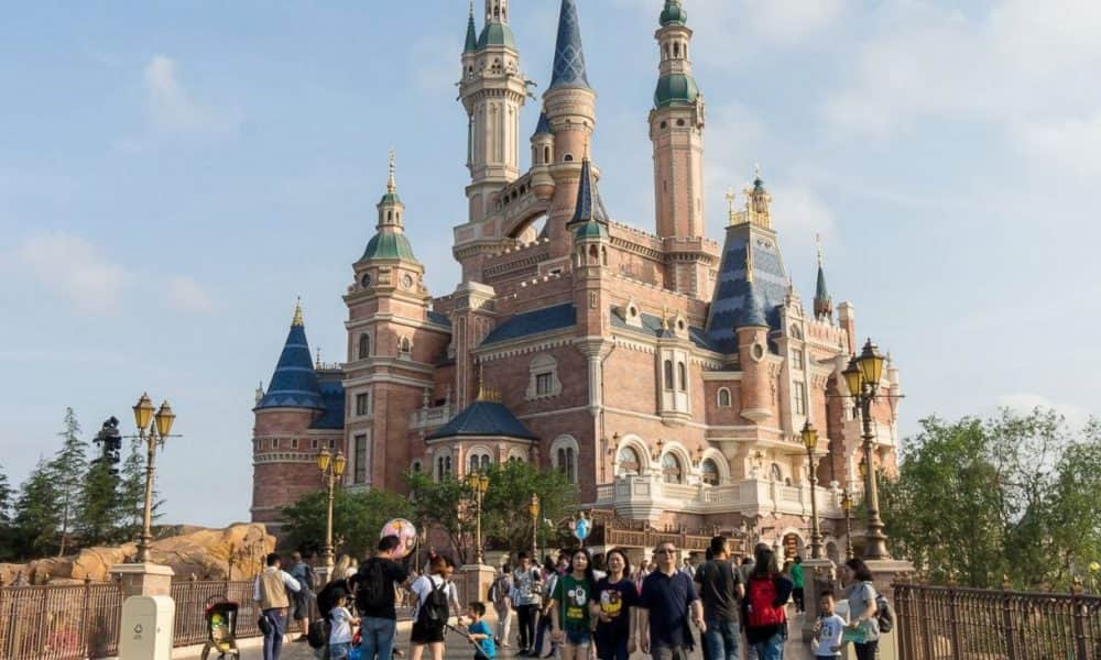 A Disneyland ideiglenesen bezár a Sanghajban