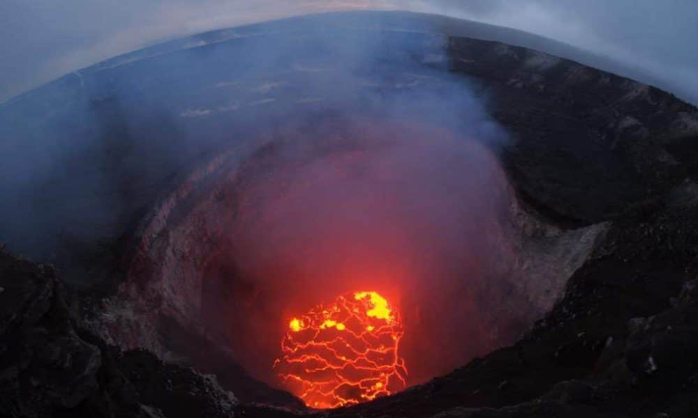 Hawaii legaktívabb vulkánjába zuhant egy férfi