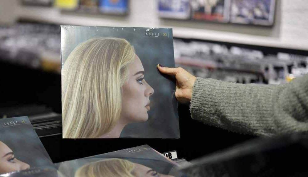 Adele 30 – A válási album volt a legkelendőbb UK-ban