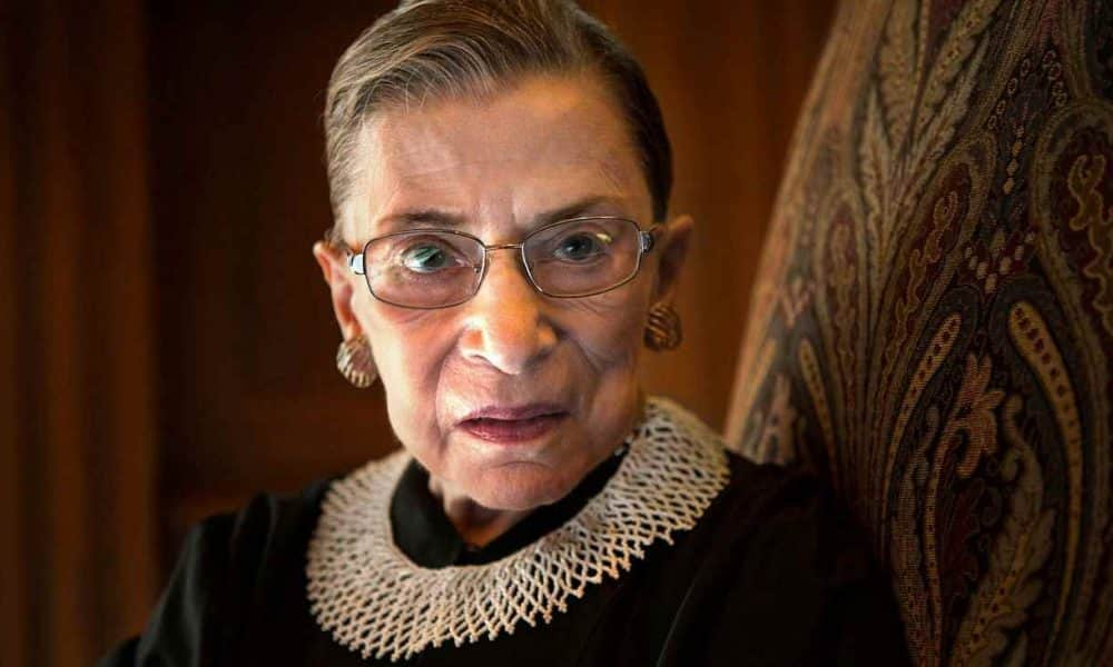 Ruth Bader Ginsburg bírónő gyűjteményét árverezik