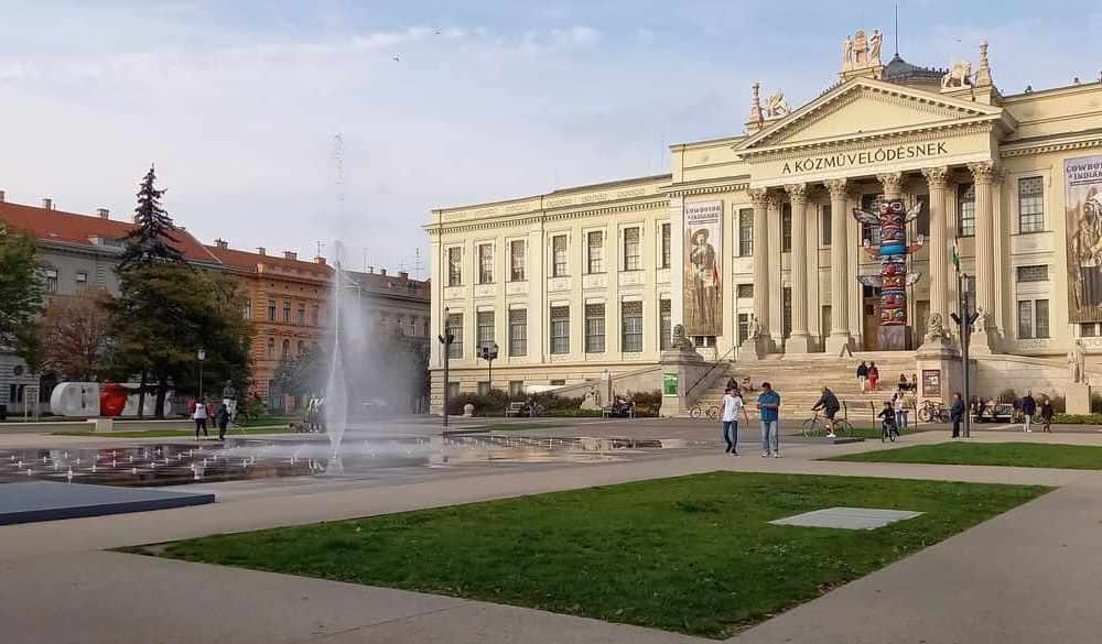 Szegeden is bezárnak a színházak, a mozi, a múzeum, a könyvtár