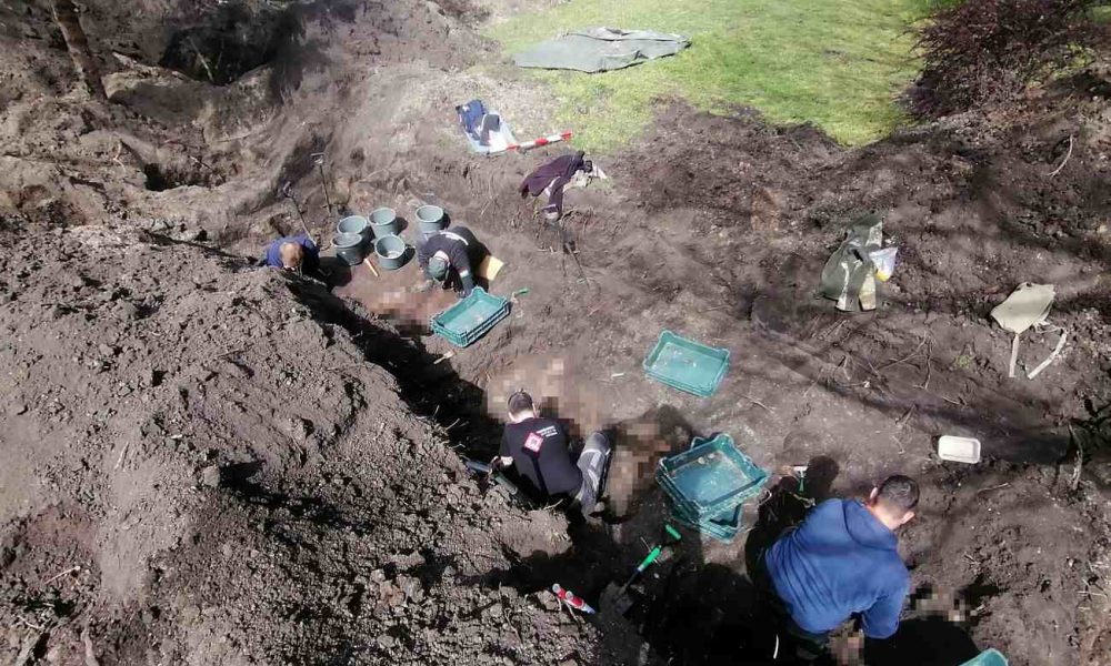 131 magyar hősi halottat exhumáltak Jászberényben