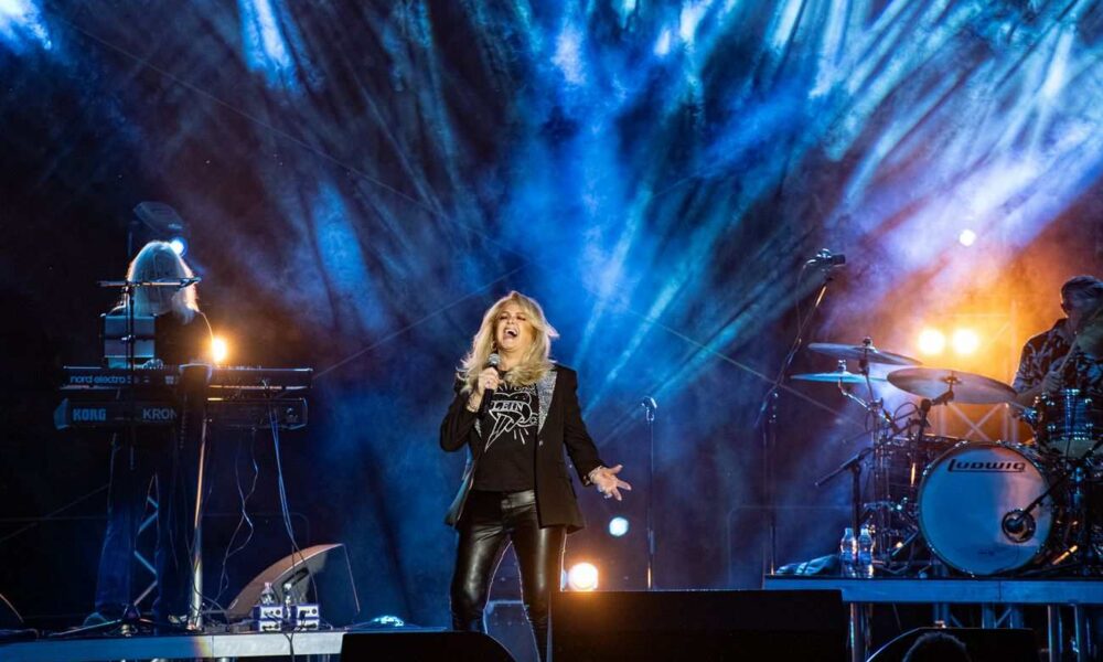 Nagy meglepetés érte Bonnie Tyler énekesnőt Veresegyházon