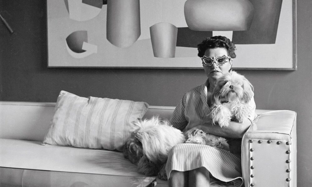 Az extravagáns Peggy Guggenheim saját állítása szerint ezer férfival volt viszonya – 125 éve született