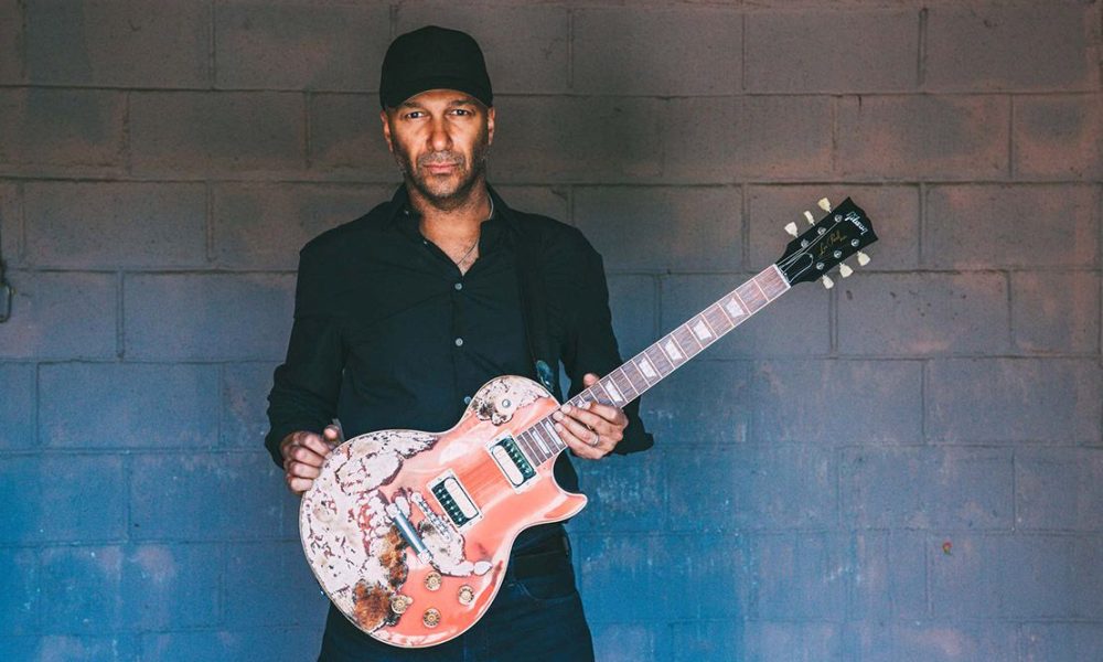 Jön a világ legszenzációsabb gitárosa, a forradalmi Tom Morello