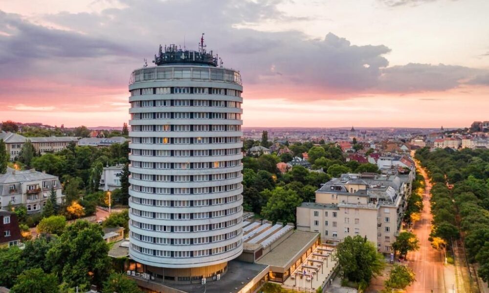 Megveszik és a fölújítják a Körszálló épületét