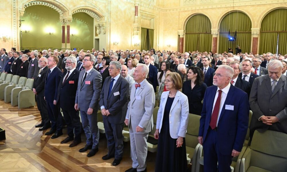 Márok Tamás, lapunk szerzője Akadémiai Újságíró Díjat kapott – Gratulálunk!