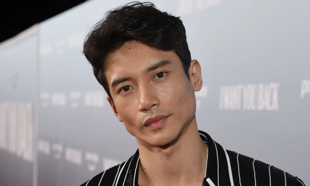 Manny Jacinto: Tom Cruise saját magának ír történeteket