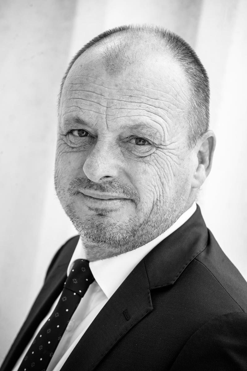 Váratlanul elhunyt Tiffán Zsolt borász
