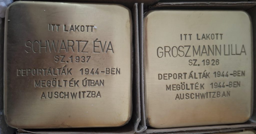 Botlatókövek a két holokauszt-áldozat, Groszmann Lili és Schwartz Évi emlékére