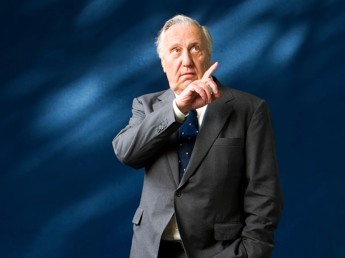 Meghalt Frederick Forsyth, a „Sakál napja” világhírű szerzője