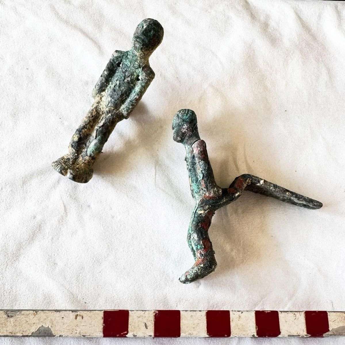 Ritka római szobrokat talált a komáromi Brigetio-ásatáson egy elsőéves régészhallgató