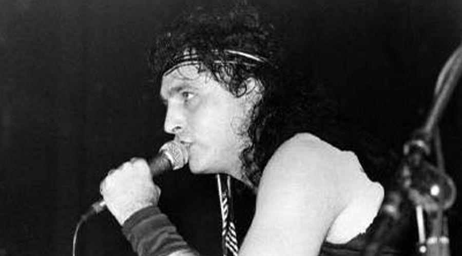 Elhunyt az Iron Maiden eredeti énekese, Paul Mario Day