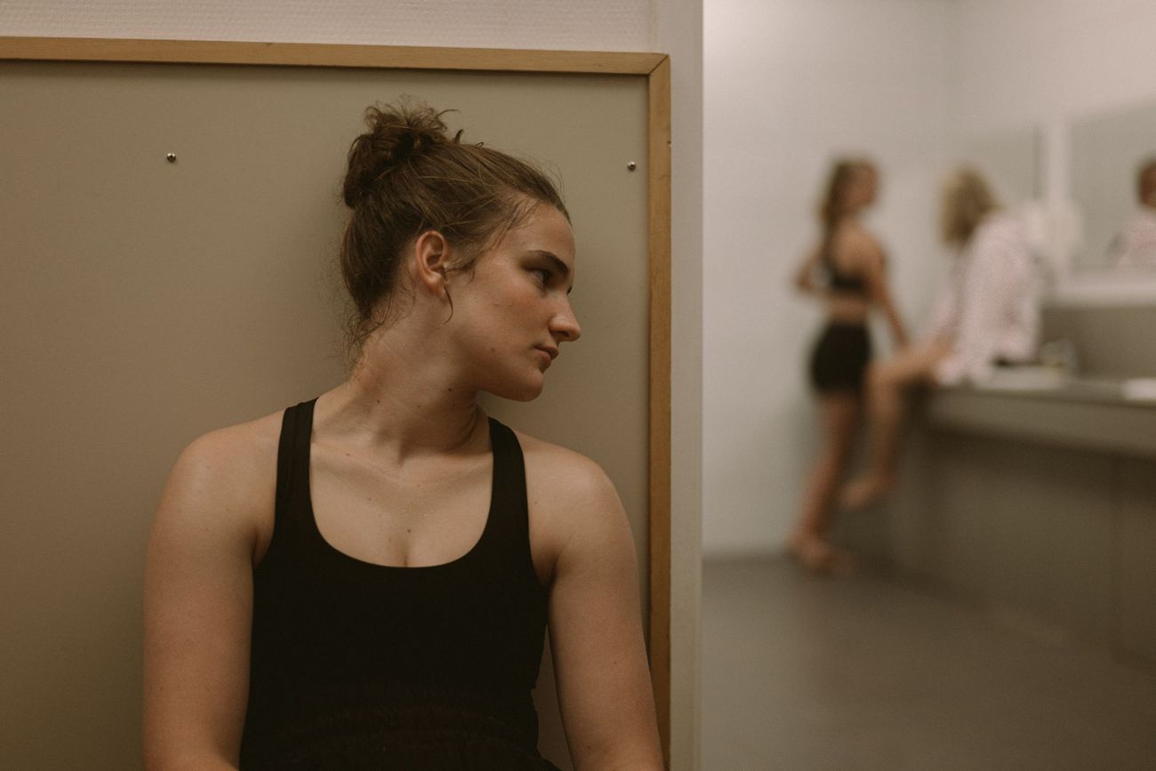 Julie hallgat – a 2025-ös Oscarra nevezett kőkemény belga film a megtöréshez szükséges erőről