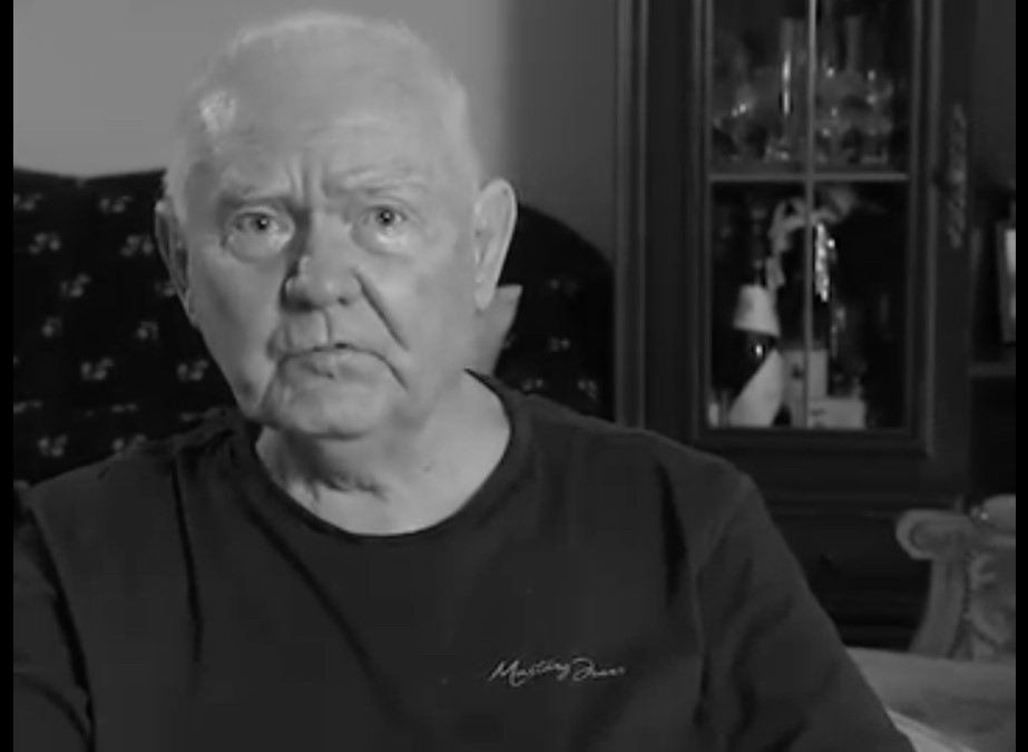 Elhunyt Tamás László