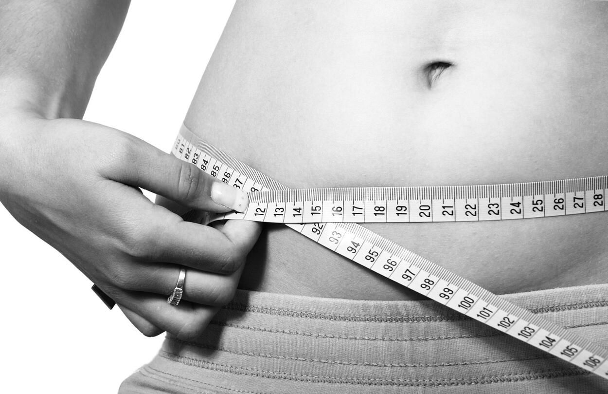 Hogyan vehetjük fel hatékonyan a harcot a hasi zsírral?