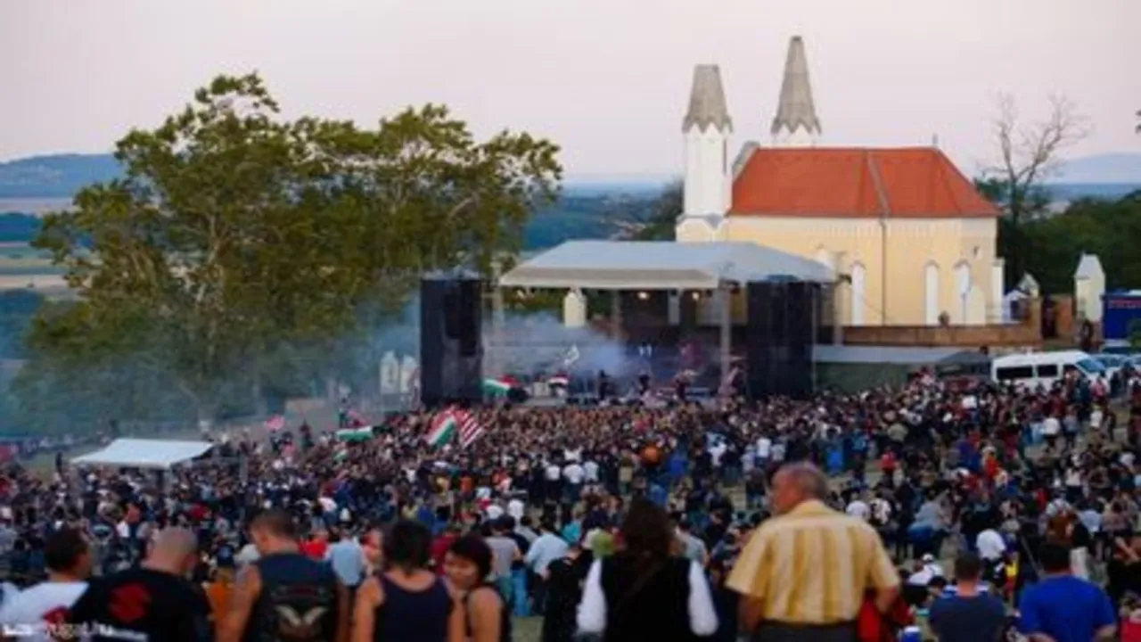 Akusztikus újdonságokkal és legendás zenekarokkal tér vissza a Sitkei Rockfesztivál