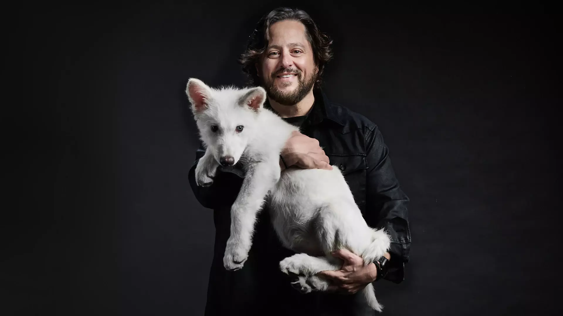 Budapestre érkezik az ember, aki feltámasztotta az óriásfarkast