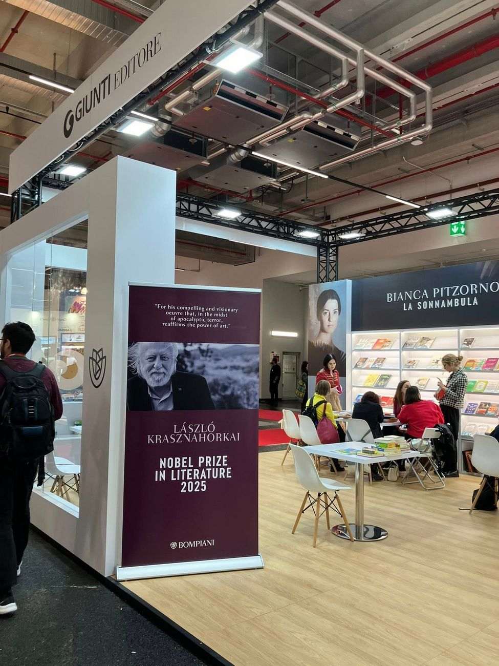 Demeter Szilárd: Aki Krasznahorkai Nobel-díjából csak a ledfalat látja, az alighanem félreérti magát a mestert is.