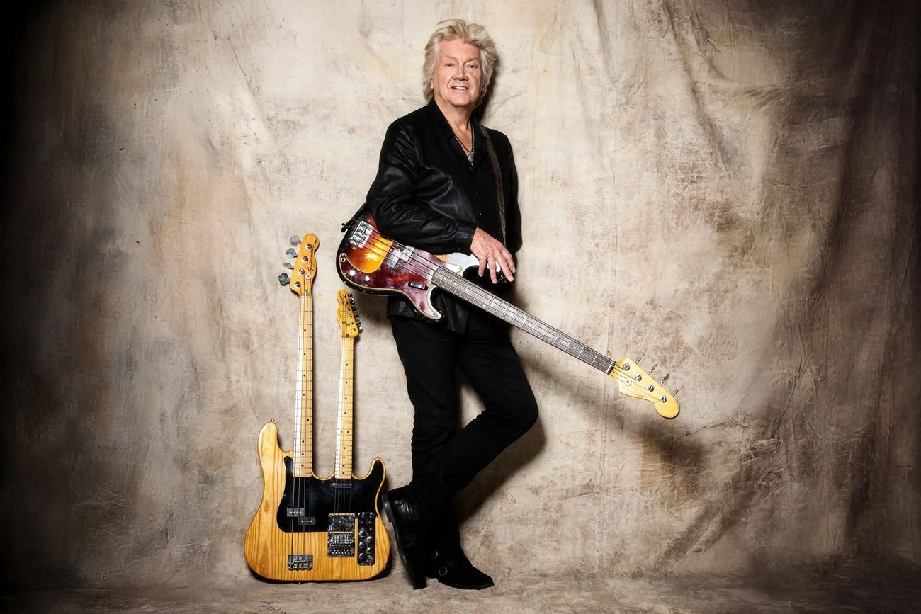A The Moody Blues legendás basszusgitárosa, John Lodge váratlanul hunyt el