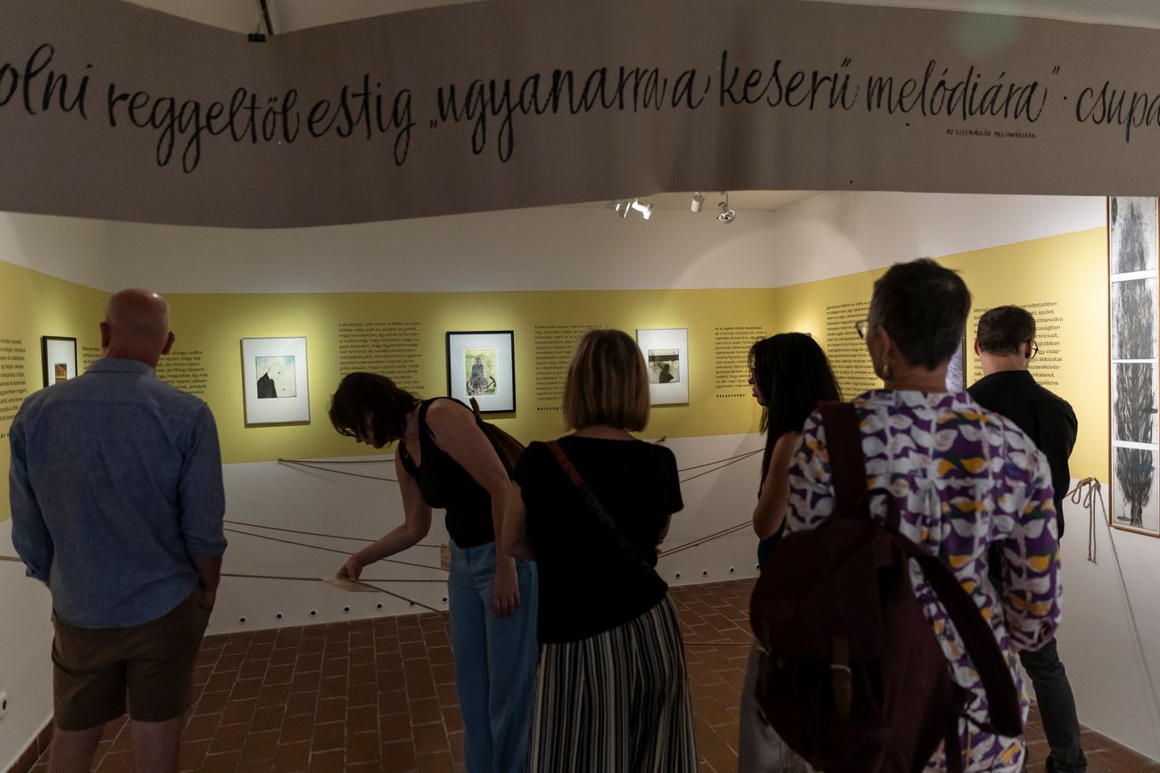 Mindenki a Krasznahorkai-kiállítást akarja látni – meghosszabbítva